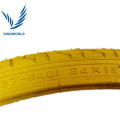 neumático de la bicicleta de color amarillo